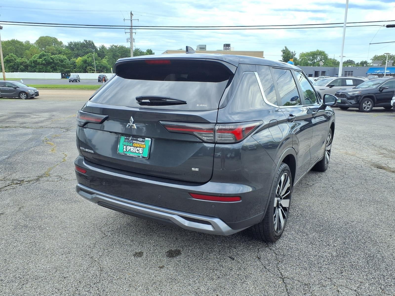 2025 Mitsubishi Outlander SE