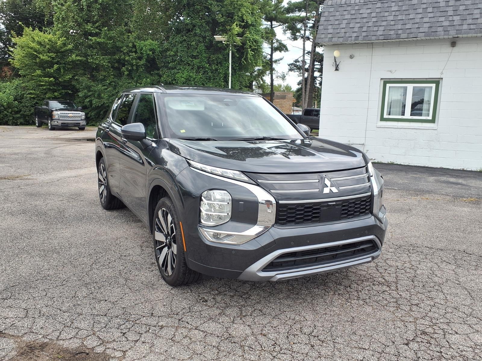 2025 Mitsubishi Outlander SE