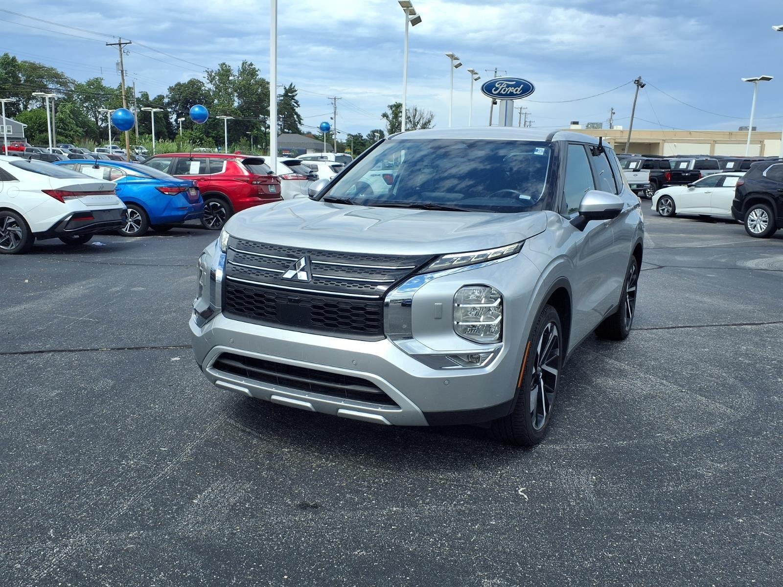 2024 Mitsubishi Outlander SE