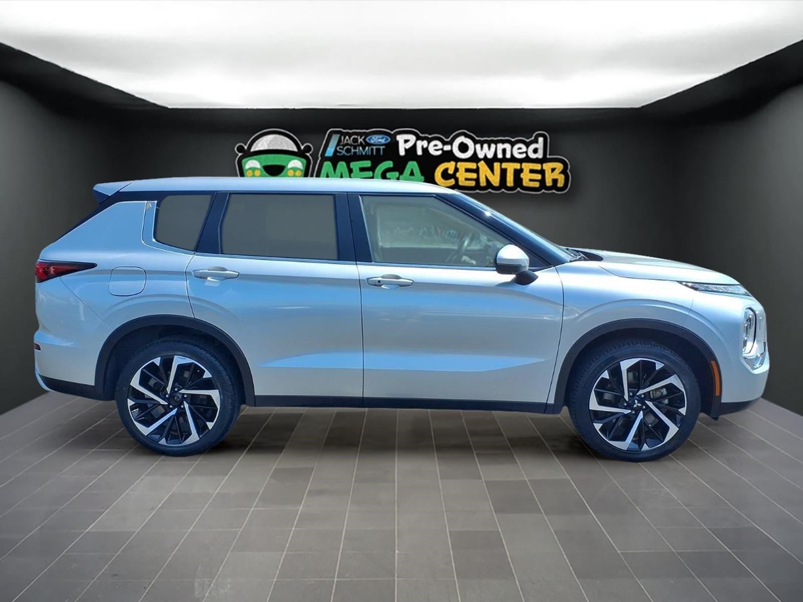 2024 Mitsubishi Outlander SE