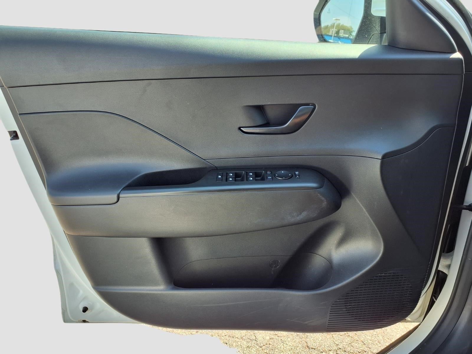 2025 Hyundai Kona SE