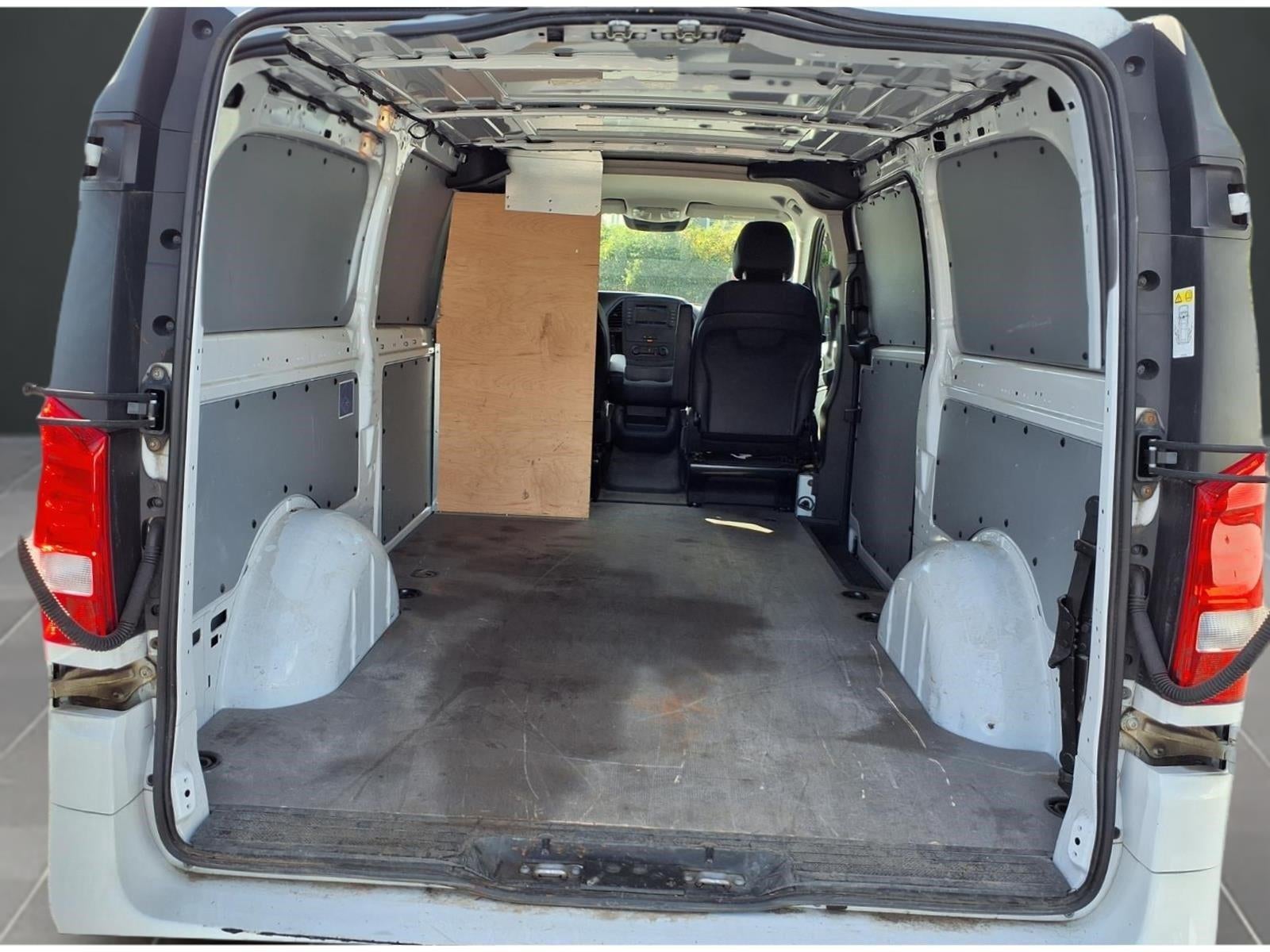 2023 Mercedes-Benz Metris Cargo Van 135 WB Cargo